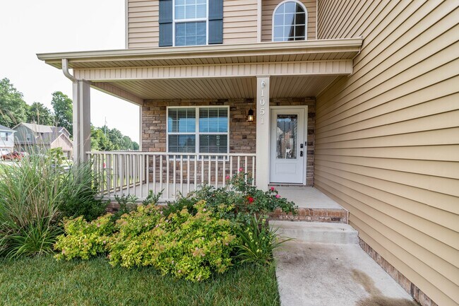 Building Photo - Pet Friendly Four Bedroom!