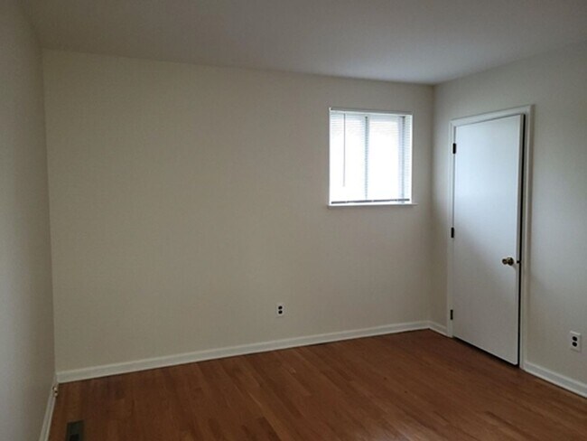 Foto del edificio - 930 Rahway Dr