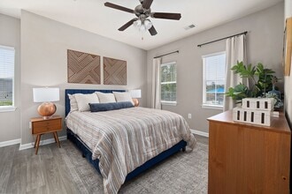 Building Photo - Avana 55Twelve