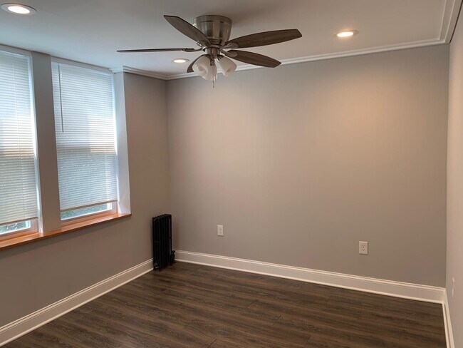 Building Photo - 6109 Monroe Pl