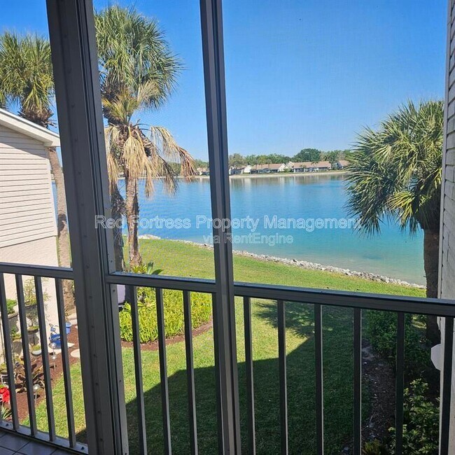 Foto del edificio - 2731 Citrus Lake Dr