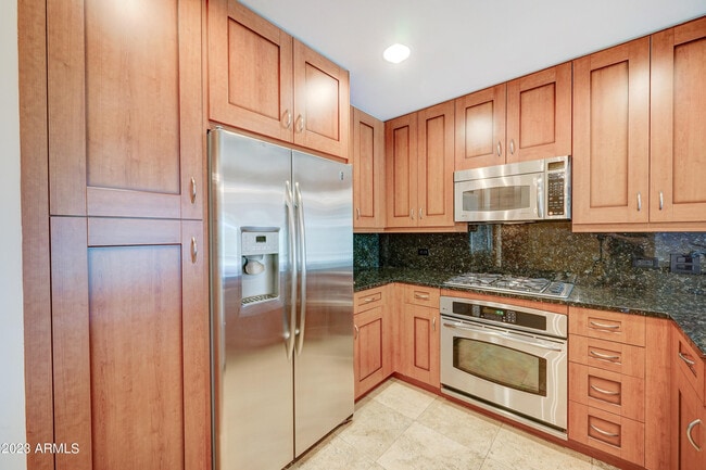 Building Photo - 7151 E Rancho Vista Dr