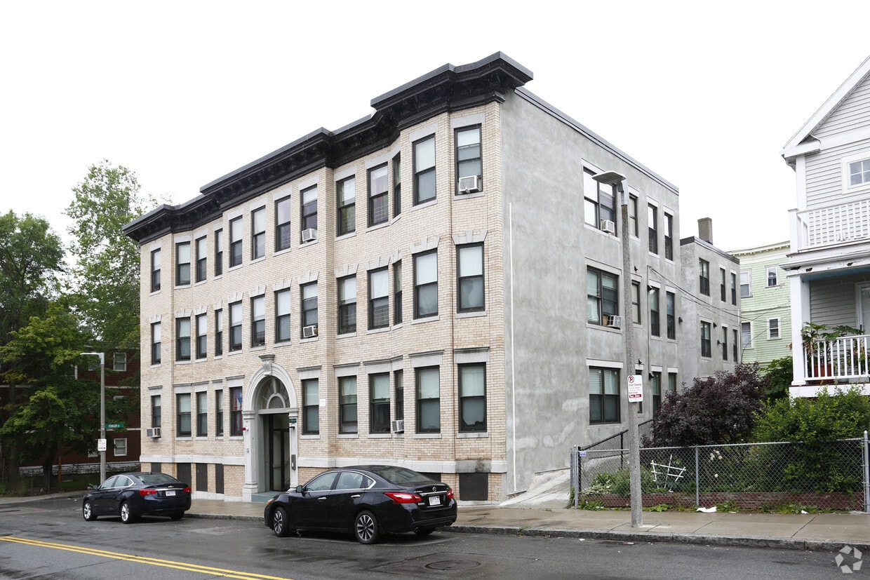 Building Photo - 69 Glenway St