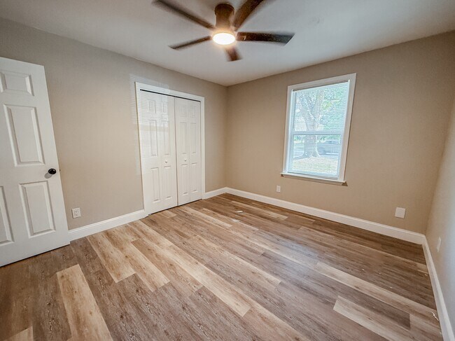 Building Photo - 9871 Guidy Ln