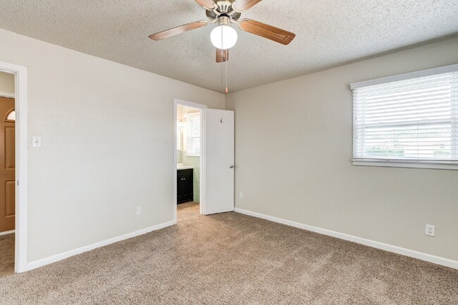 Foto del edificio - Spacious 3/2 in Central Lubbock!
