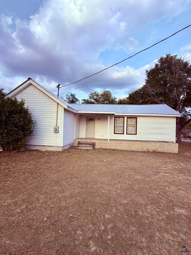 Foto principal - 1100 Creekwood Dr