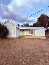 Building Photo - 1100 Creekwood Dr