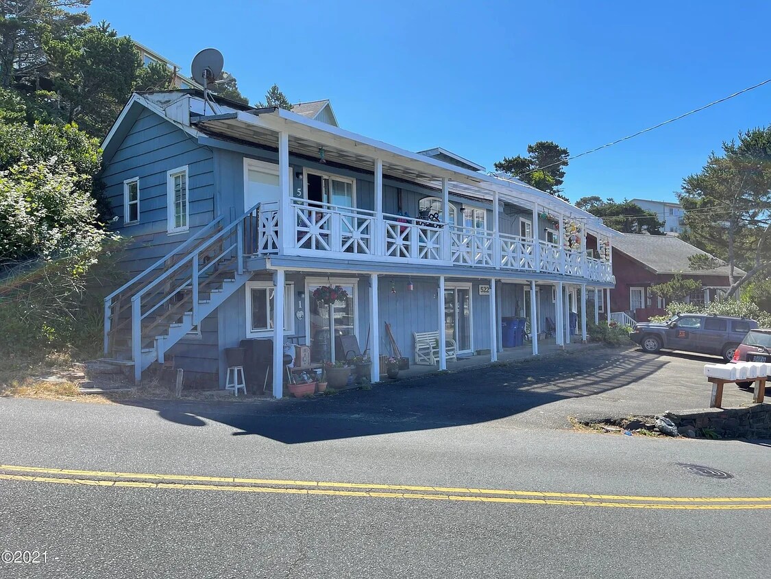 Building Photo - 522 NW Inlet Ave