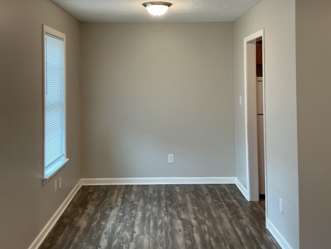 Building Photo - 290 Tinker Hill Cv