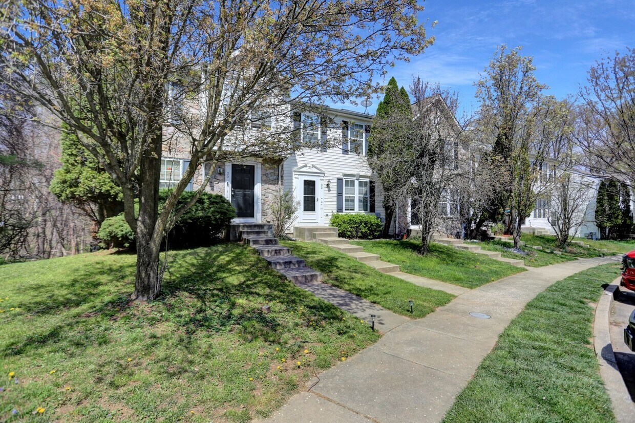 32 Gwynnswood Rd, Owings Mills, MD 21117 Townhome Rentals in Owings