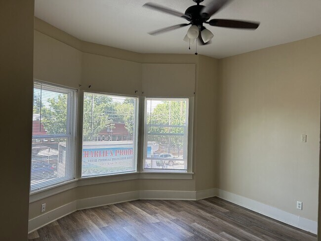 Building Photo - 4537 SE 65th Ave