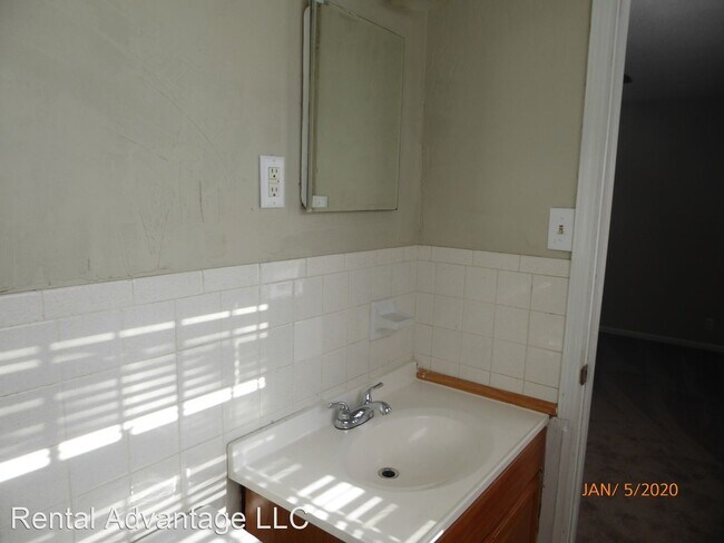 Building Photo - 3 br, 1.5 bath House - 3112 Walker Chapel Rd