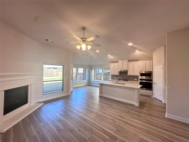 Foto del edificio - 5825 Sandown Dr