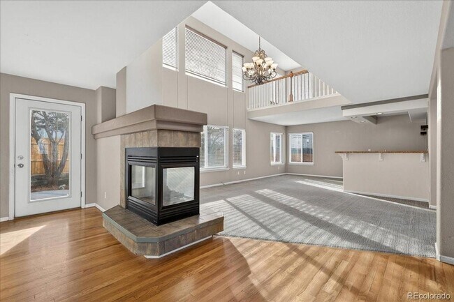 Foto del edificio - 4425 Iran St