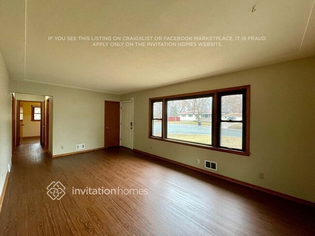 Building Photo - 6680 Anoka St NE
