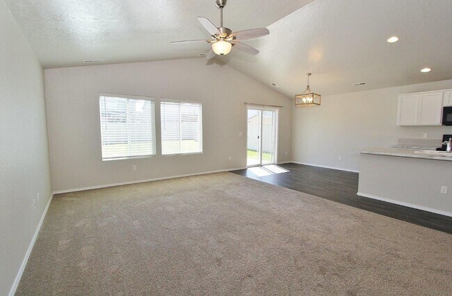 Foto del edificio - Immaculate Single-Level Home in Quiet Neighborhood