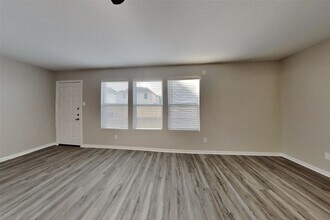 Building Photo - 5047 Lamppost Hill Ct