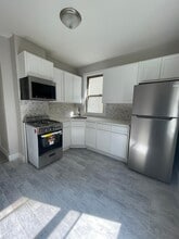 Building Photo - 27 Sheffield St