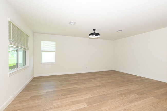 Foto del edificio - 9062 Dahlia Cir