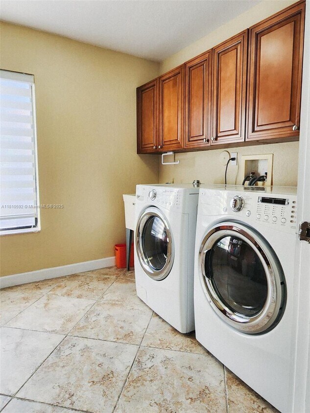 Foto del edificio - 7839 SW 195th Terrace