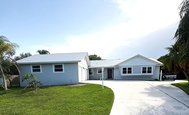 Boater's Dream: 4/2.5/3CG home in exclusiv... - Boater's Dream: 4/2.5/3CG home in exclusiv...
