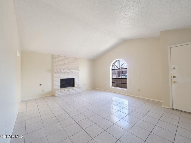 Foto del edificio - 2918 E Glen Dr