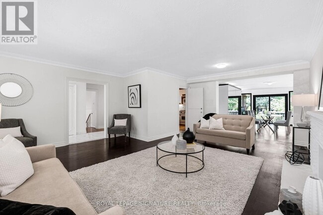 Building Photo - 24 Ealing Dr