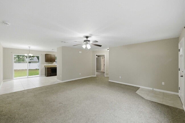Foto del edificio - No HOA! Spacious 3 Bedroom Home with Large Backyard & Fire Pit – Move-In Ready