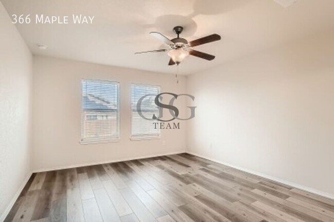 Building Photo - 366 Maple Way