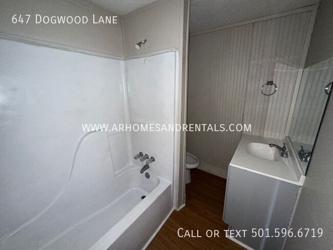 Foto del edificio - 647 Dogwood Ln