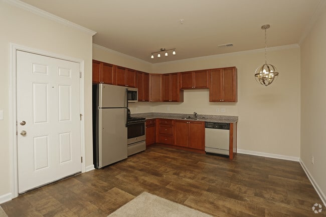 Interior Photo - Palisades at the Park