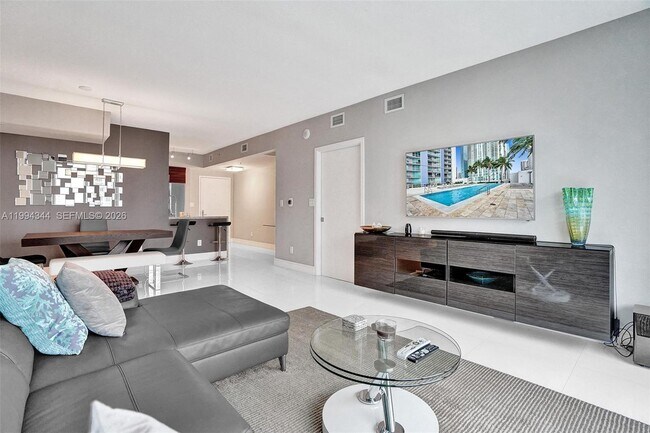 Building Photo - 325 S Biscayne Blvd