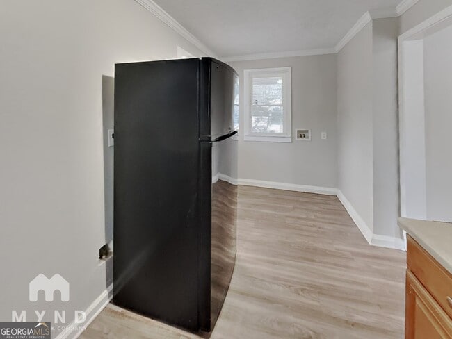 Building Photo - 1825 Oakmont Dr NW