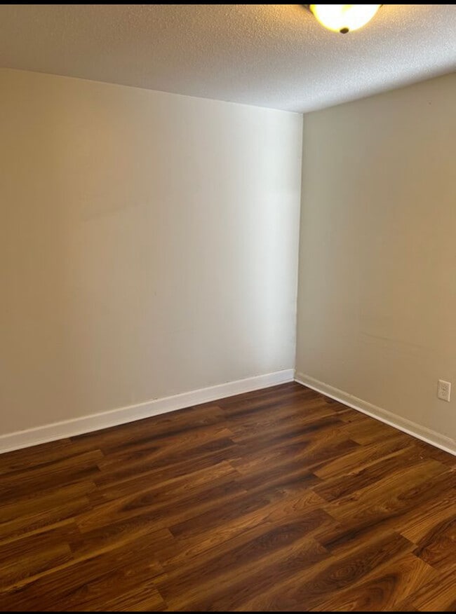 Building Photo - 422 Winona St