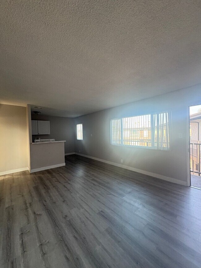 Building Photo - Marine Bay Apartments