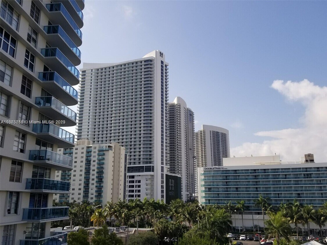 Primary Photo - 3800 S Ocean Dr