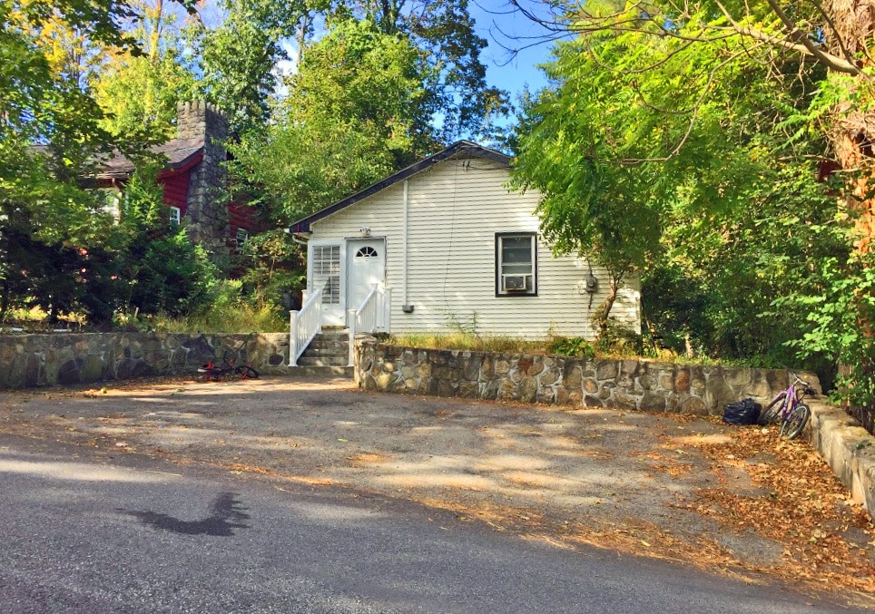 Primary Photo - 17 Oriole St