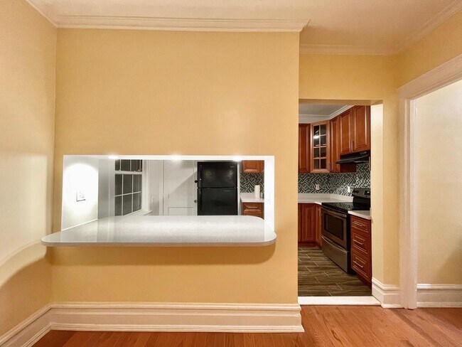 Dining room - 401 Pittston Ave