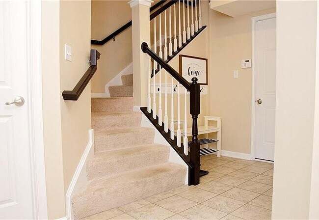 Entry Way - 123 Lewisham Rd