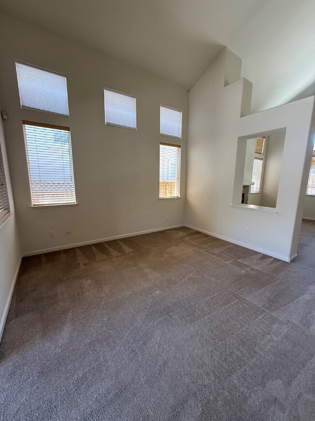 Building Photo - Beautiful 3 Bedroom, 2.5 Bathroom Home in Prime Pleasanton