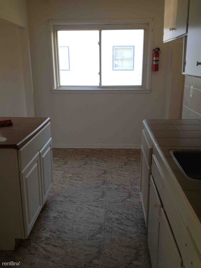 Building Photo - 3 br, 1 bath House - 23065 Willard Ave 230...