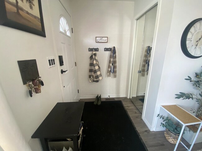 Photo du bâtiment - Beautiful 3-Bedroom, 2-Bathroom Home for Rent in St. Albert – $2,400/Month