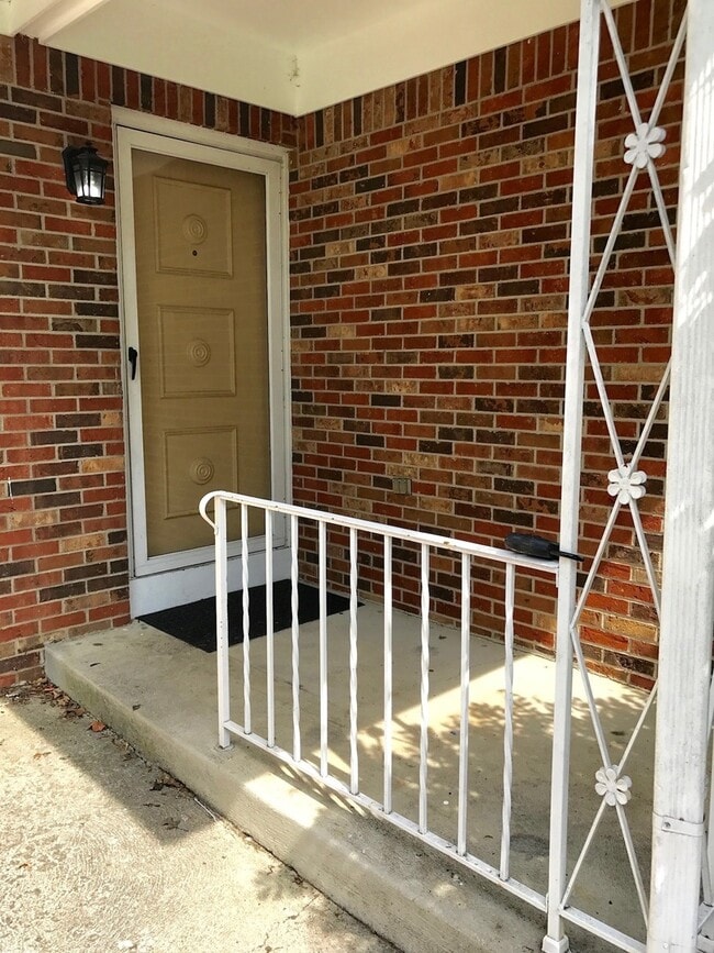 Foto del edificio - 3 Bedroom 2 Bath Ranch Style Home in Forest Park