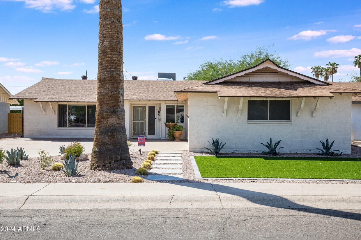 Primary Photo - 8513 E Bonnie Rose Ave