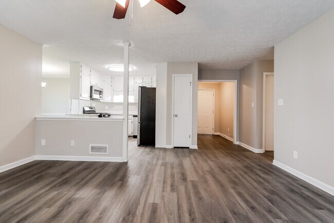 Foto del edificio - 5503 Springwood Ln