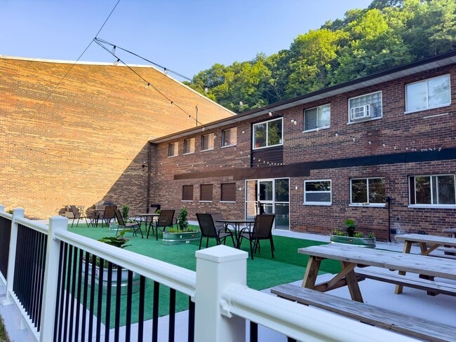 Interior Photo - Cascade Ridge