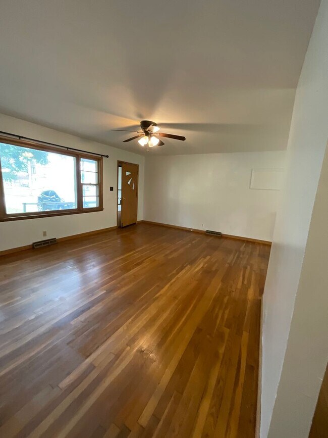 Building Photo - Nice Single Family Home in Girard!