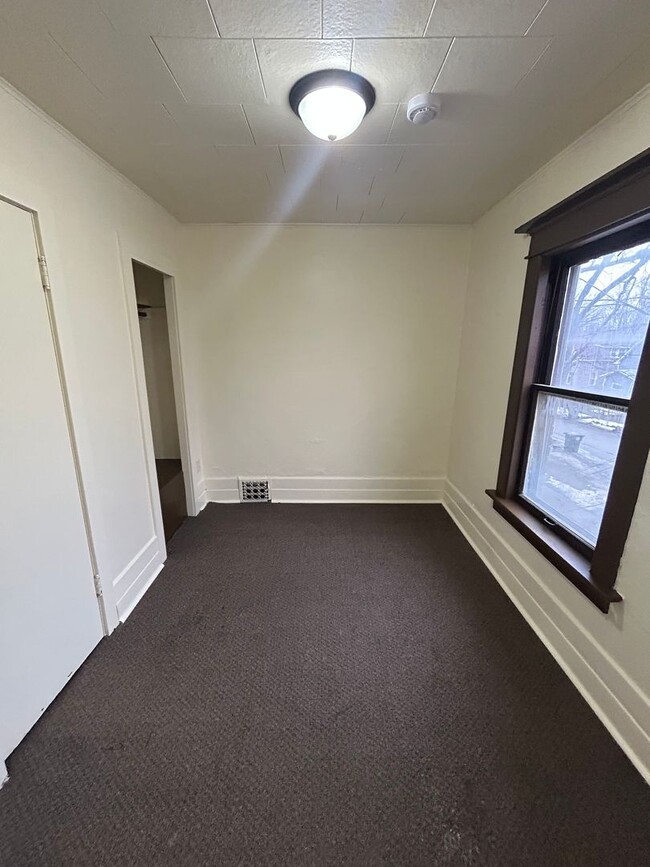 Building Photo - Sunnyside Multi-Family