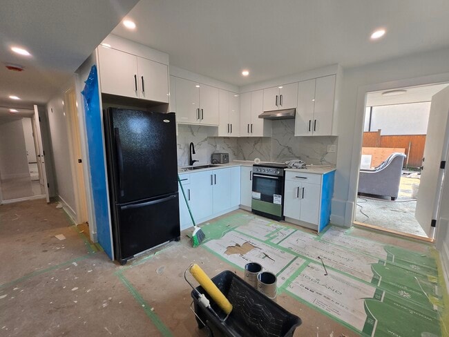 Building Photo - 6611 Albion Way
