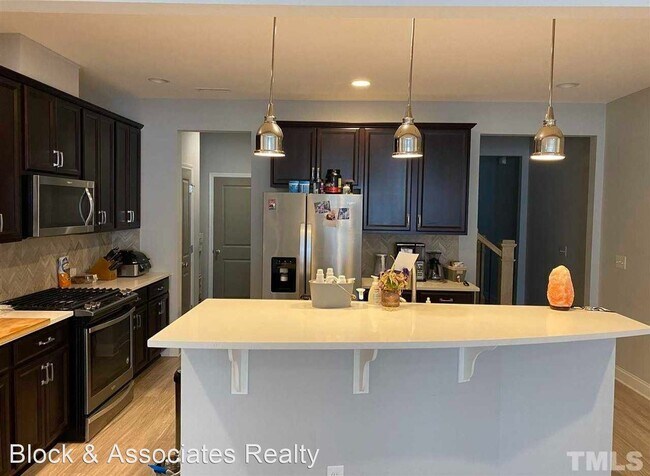 Building Photo - 3 br, 2.5 bath House - 314 Rubrum Drive